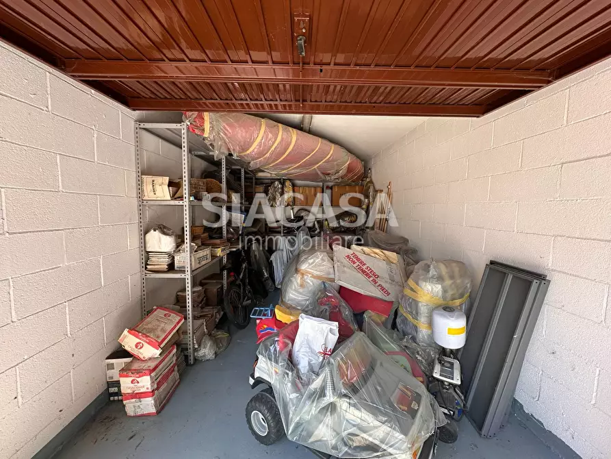 Immagine 6 di Box auto in vendita  in via Canova a Agrate Brianza