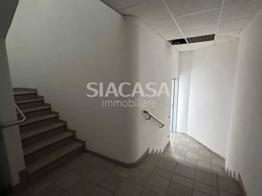 Immagine 14 di Ufficio in affitto  a Caponago
