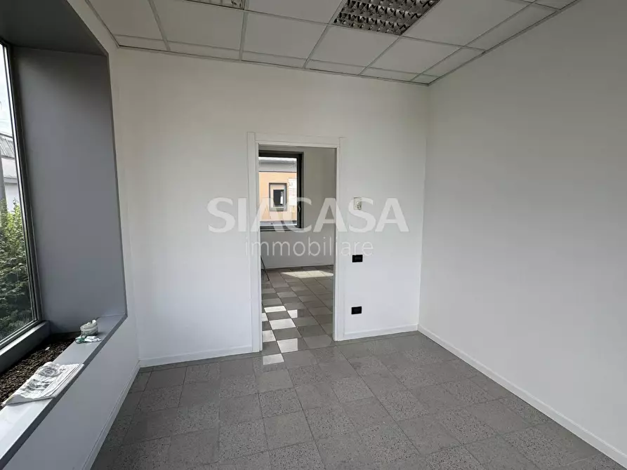 Immagine 6 di Ufficio in affitto  a Caponago