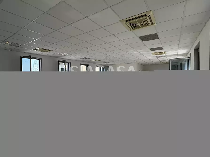 Immagine 15 di Ufficio in affitto  a Caponago