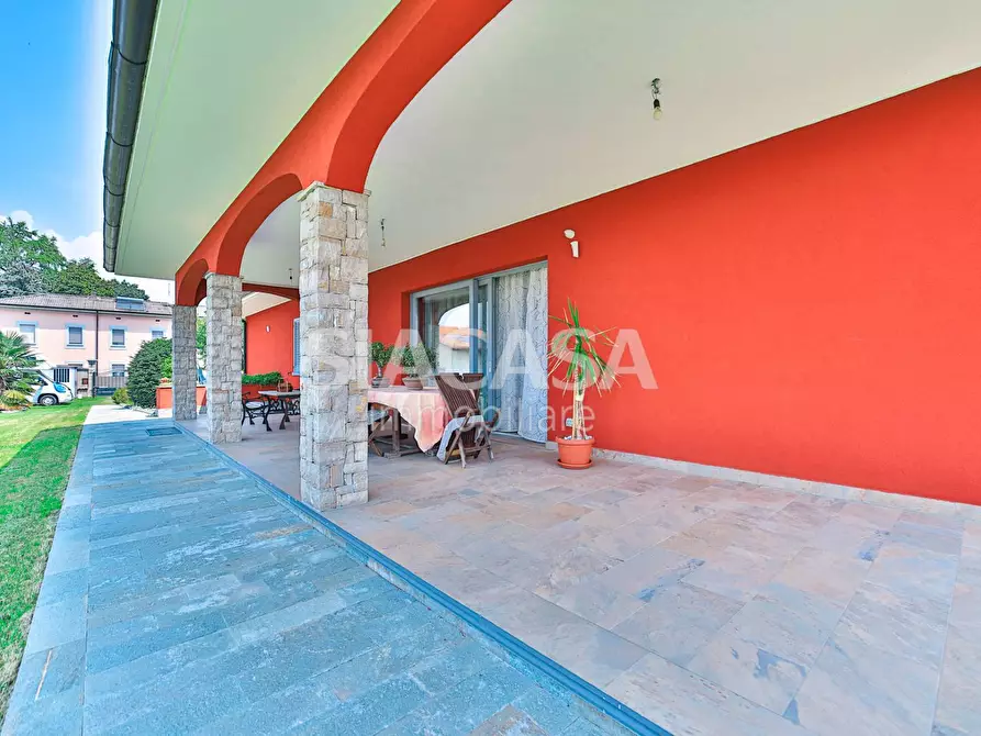Immagine 11 di Villa in vendita  in via Colleoni a Robbiate
