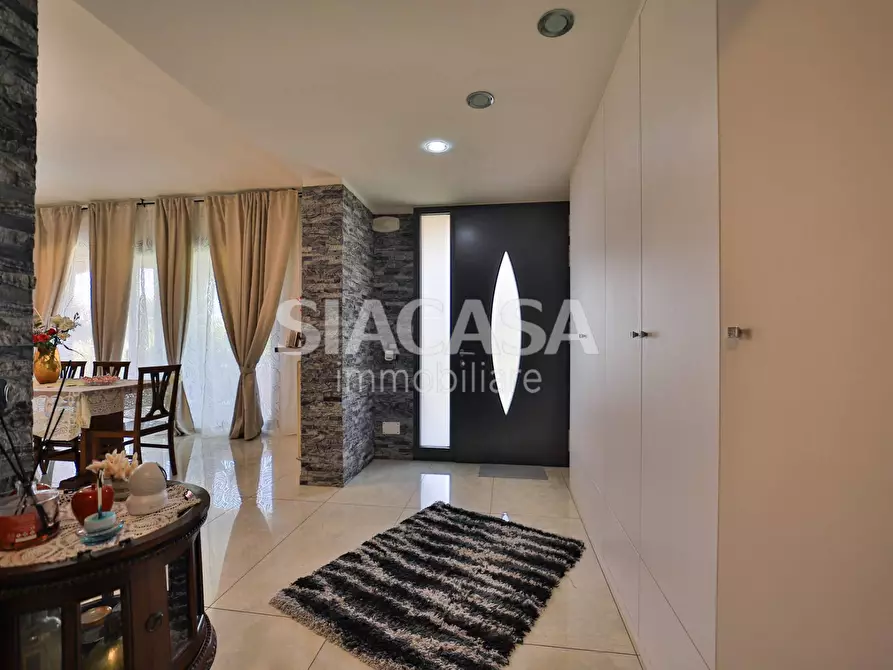 Immagine 29 di Villa in vendita  in via Colleoni a Robbiate