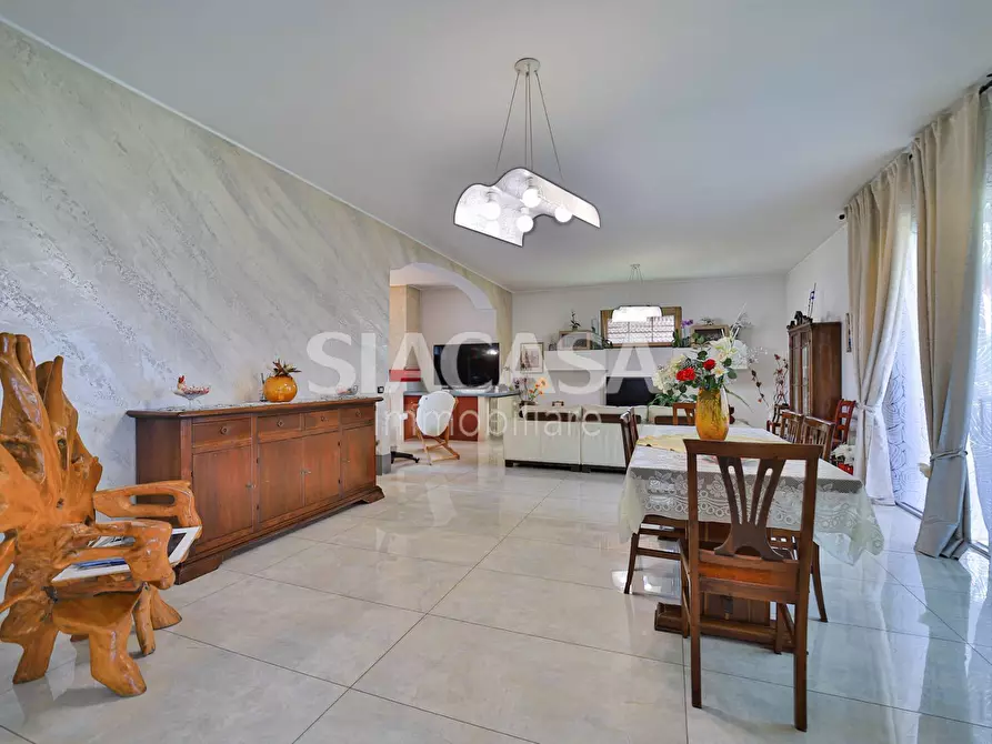 Immagine 17 di Villa in vendita  in via Colleoni a Merate