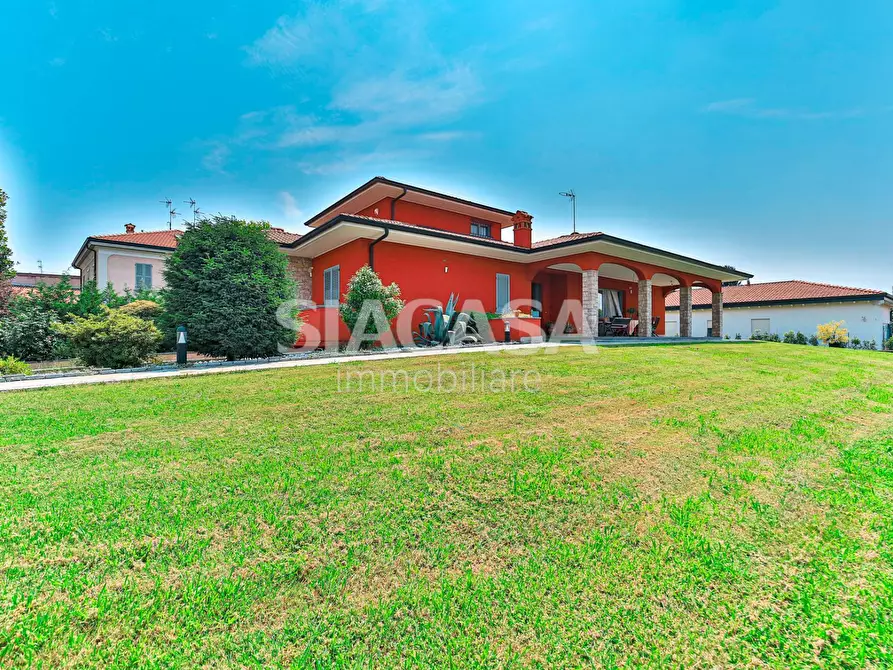 Immagine 4 di Villa in vendita  a Verderio