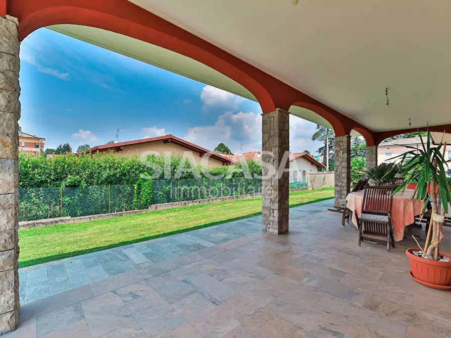 Immagine 12 di Villa in vendita  a Verderio