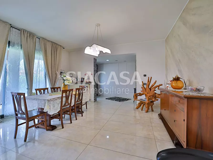 Immagine 21 di Villa in vendita  a Verderio