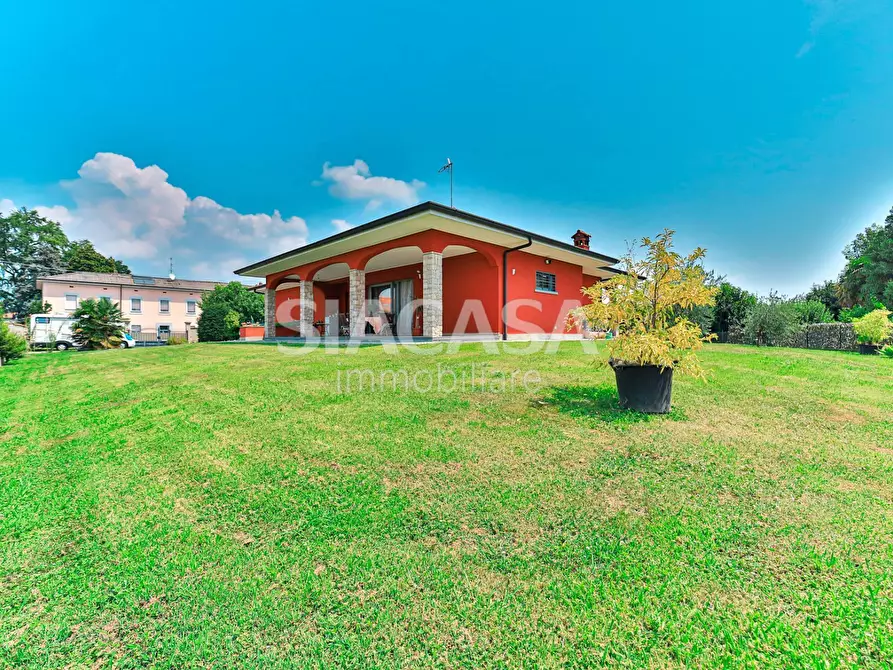 Immagine 3 di Villa in vendita  in via Colleoni a Ronco Briantino