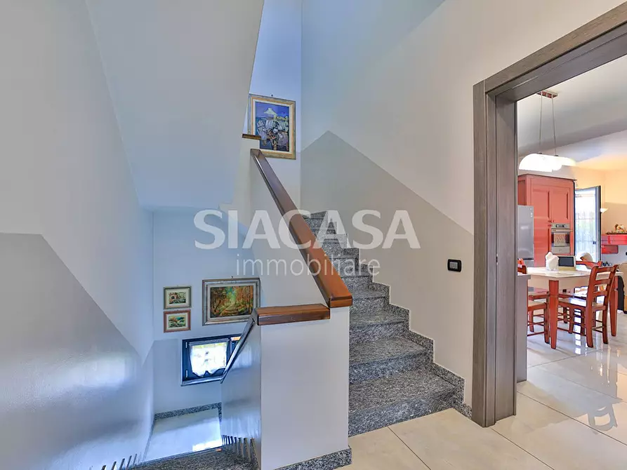 Immagine 28 di Villa in vendita  in via Colleoni a Bernareggio