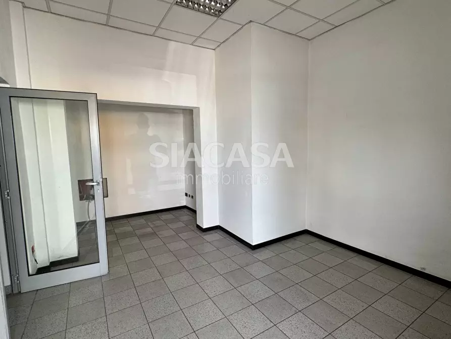 Immagine 21 di Ufficio in vendita  a Caponago