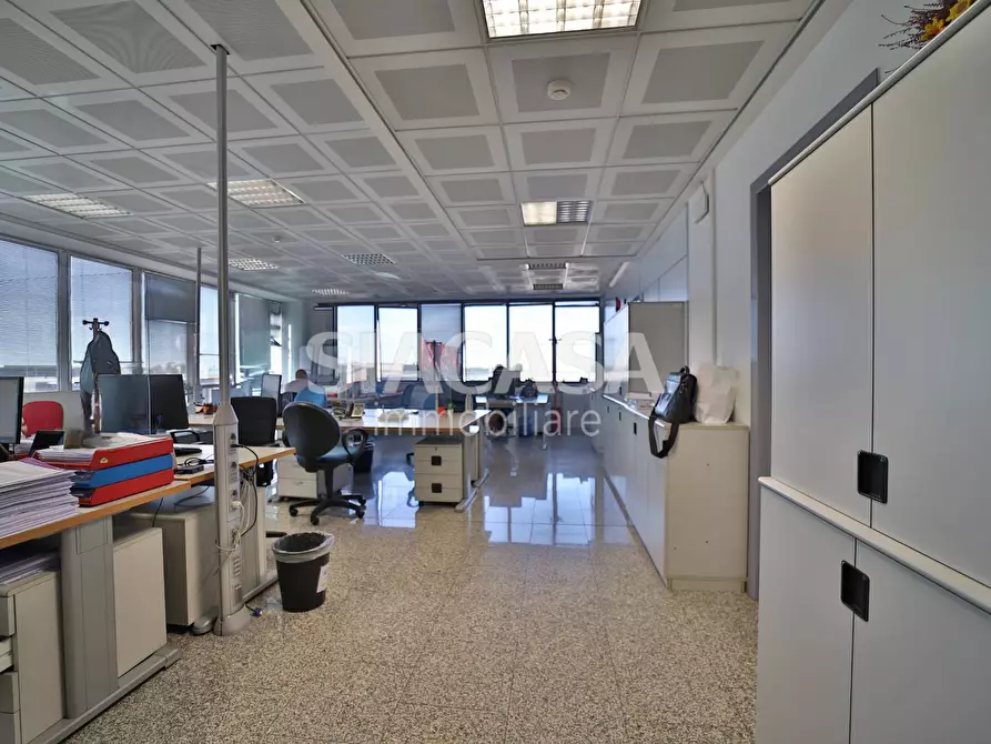 Immagine 5 di Ufficio in affitto  a Mezzago