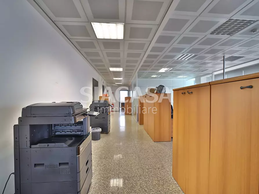 Immagine 7 di Ufficio in affitto  a Mezzago