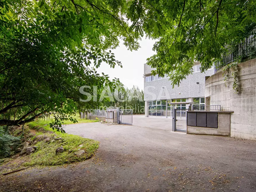 Immagine 3 di Capannone industriale in vendita  in Erba a Erba