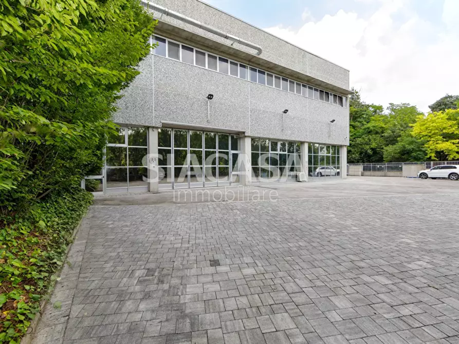 Immagine 9 di Capannone industriale in vendita  in Erba a Erba