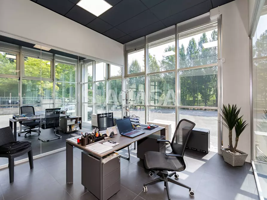 Immagine 14 di Capannone industriale in vendita  in Erba a Erba