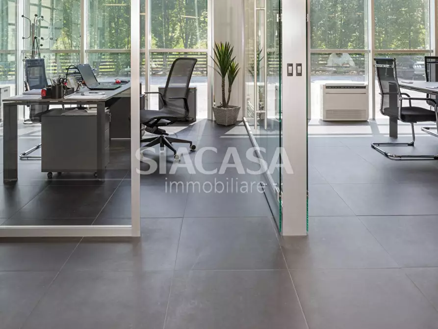 Immagine 19 di Capannone industriale in vendita  in Erba a Erba