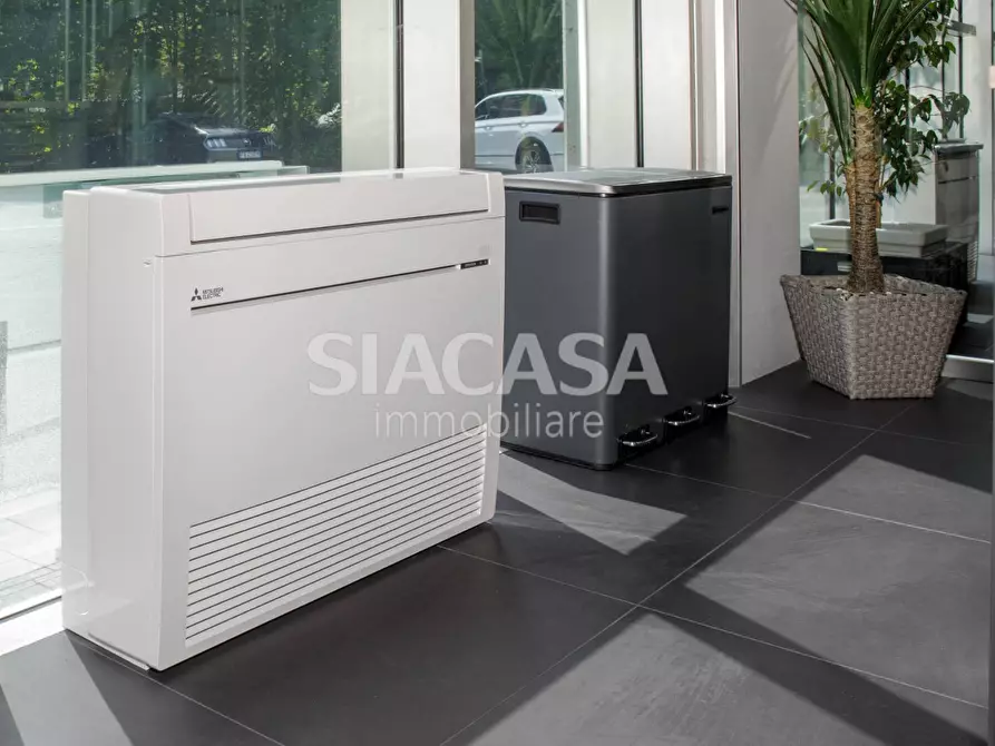 Immagine 21 di Capannone industriale in vendita  in Erba a Erba