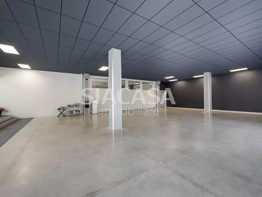 Immagine 22 di Capannone industriale in vendita  in Erba a Erba