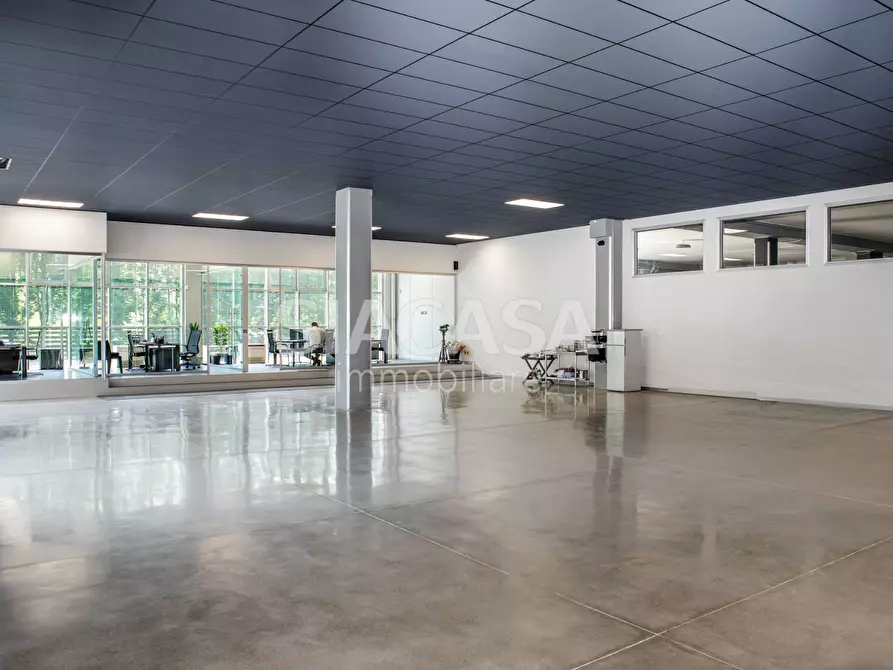 Immagine 23 di Capannone industriale in vendita  in Erba a Erba