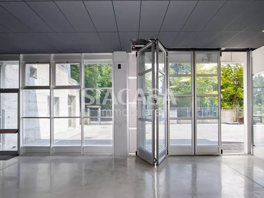 Immagine 24 di Capannone industriale in vendita  in Erba a Erba