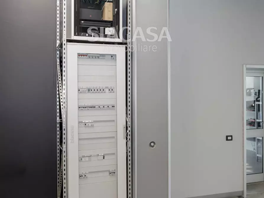 Immagine 26 di Capannone industriale in vendita  in Erba a Erba