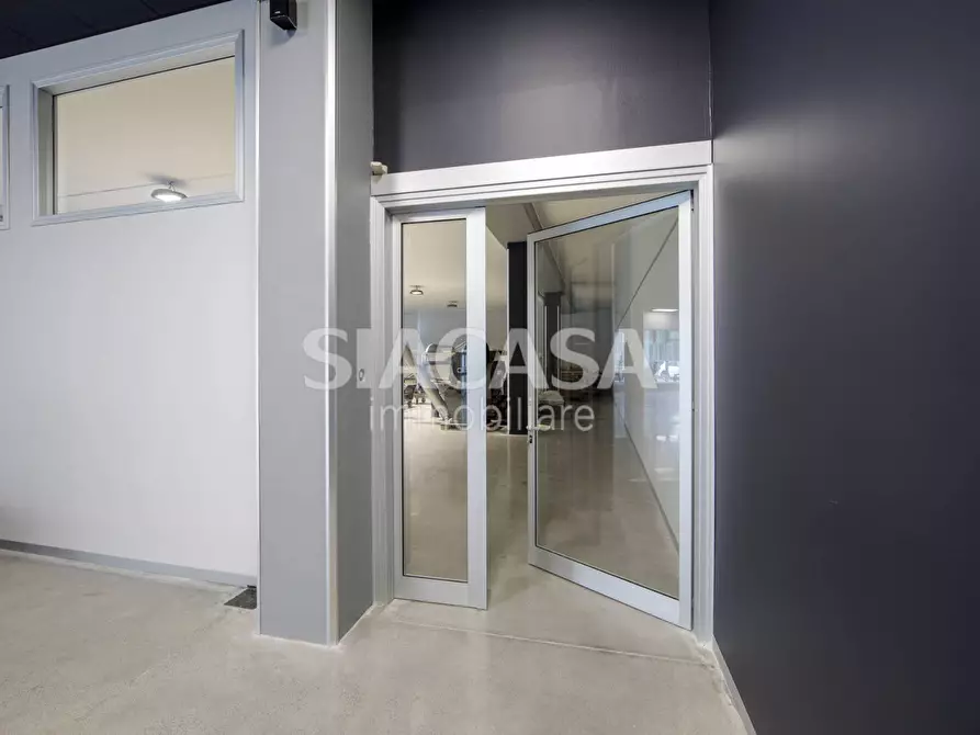 Immagine 27 di Capannone industriale in vendita  in Erba a Erba