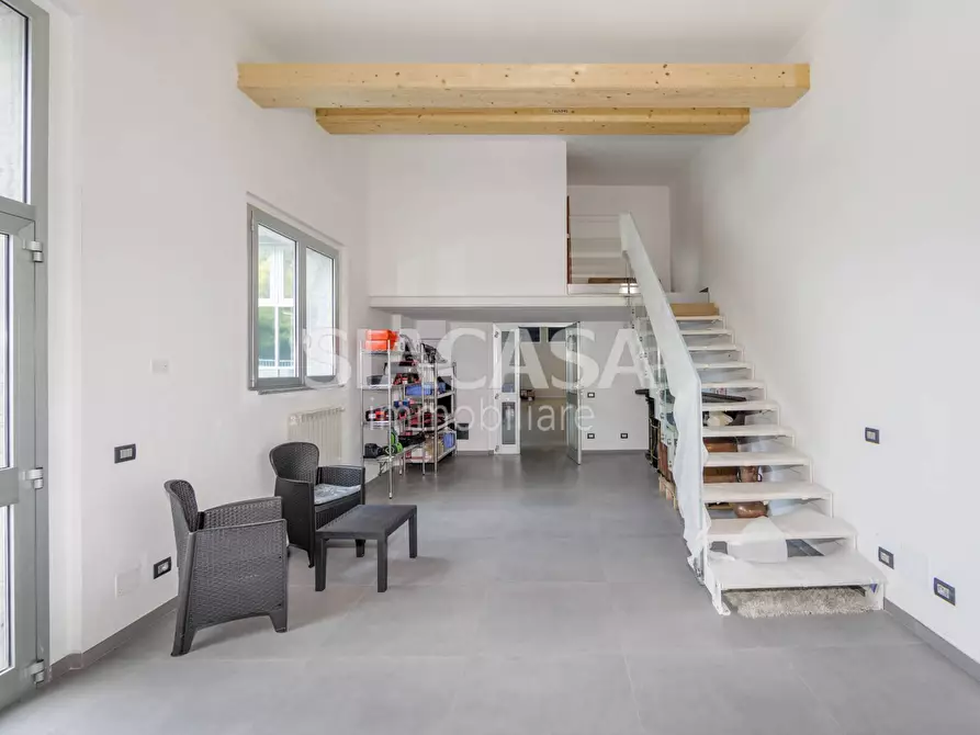 Immagine 28 di Capannone industriale in vendita  in Erba a Erba