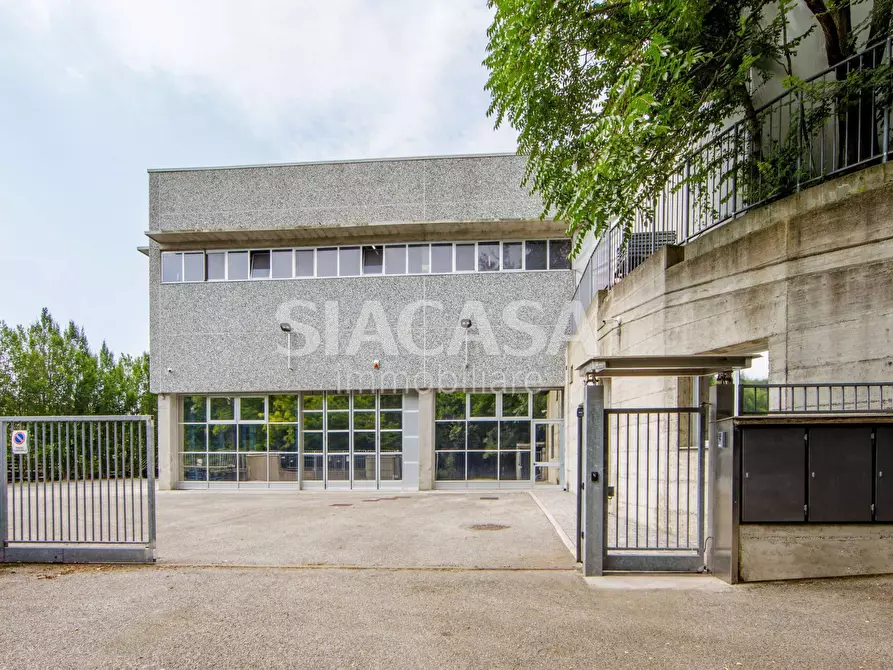 Immagine 4 di Capannone industriale in vendita  a Erba
