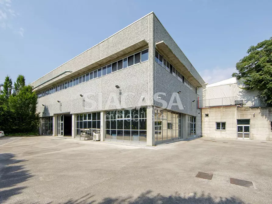 Immagine 7 di Capannone industriale in vendita  a Erba