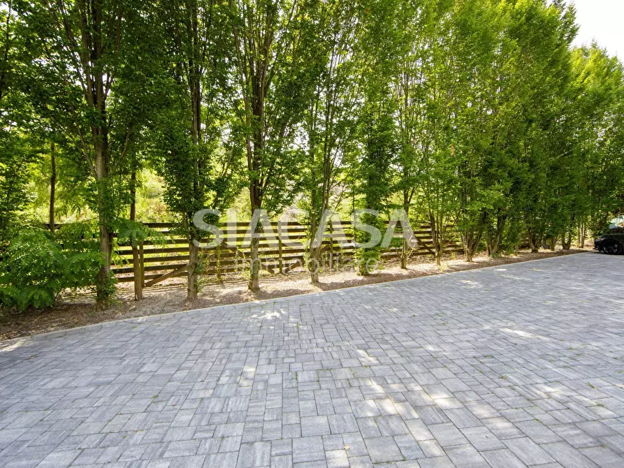 Immagine 12 di Capannone industriale in vendita  a Erba