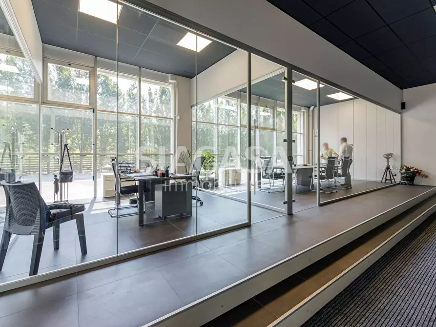 Immagine 13 di Capannone industriale in vendita  a Erba