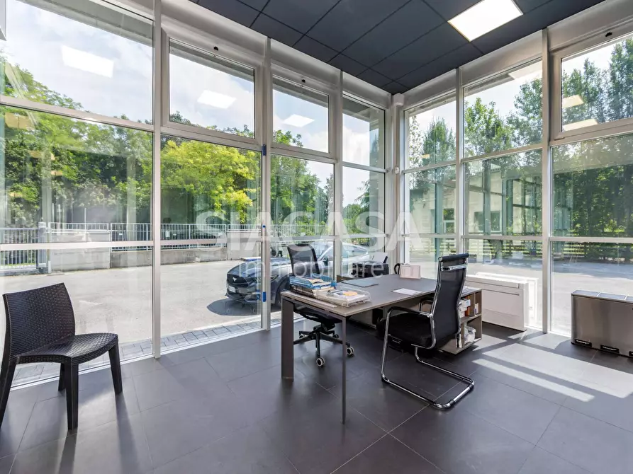 Immagine 15 di Capannone industriale in vendita  a Erba