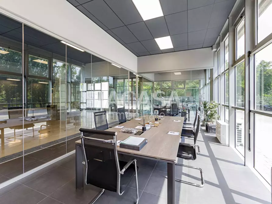 Immagine 17 di Capannone industriale in vendita  a Erba