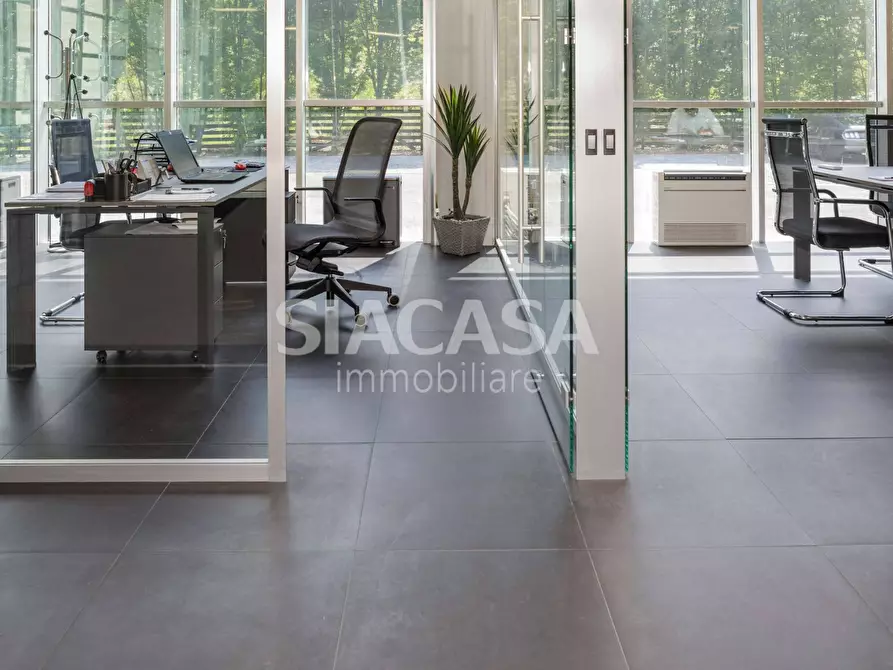 Immagine 19 di Capannone industriale in vendita  a Erba