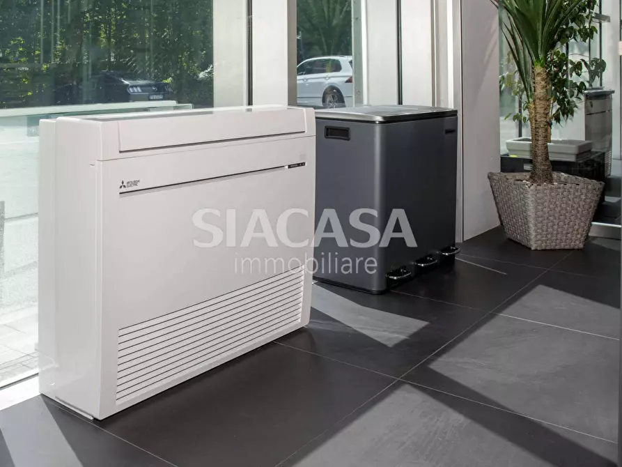 Immagine 21 di Capannone industriale in vendita  a Erba