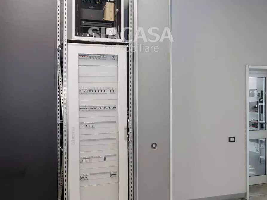 Immagine 26 di Capannone industriale in vendita  a Erba