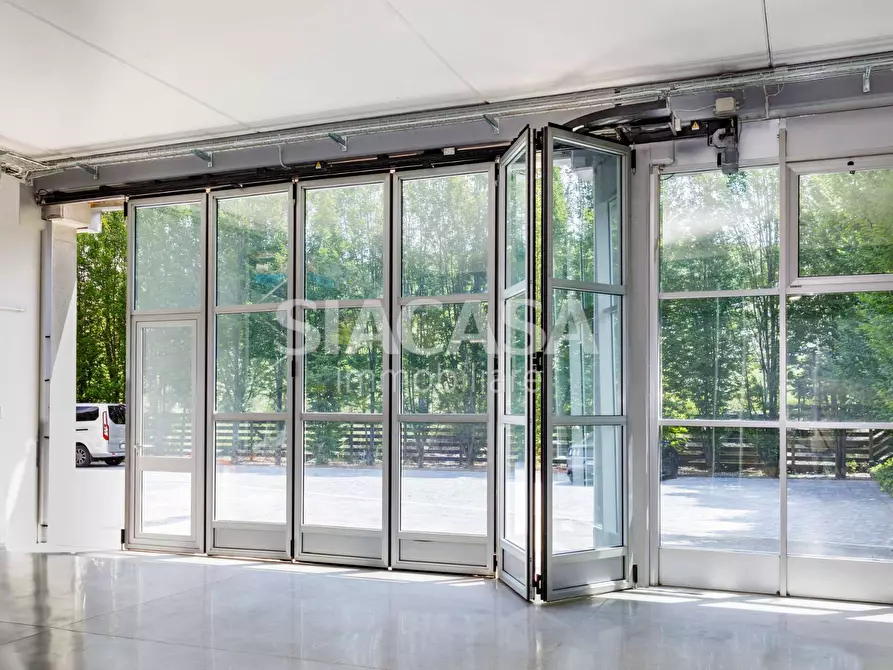 Immagine 30 di Capannone industriale in vendita  a Erba