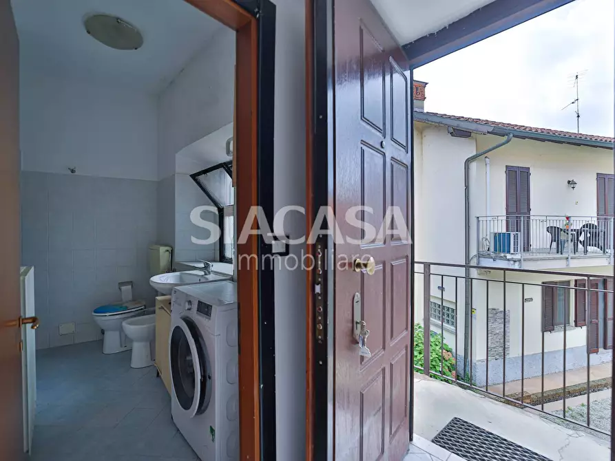 Immagine 12 di Appartamento in vendita  in via Roma a Aicurzio