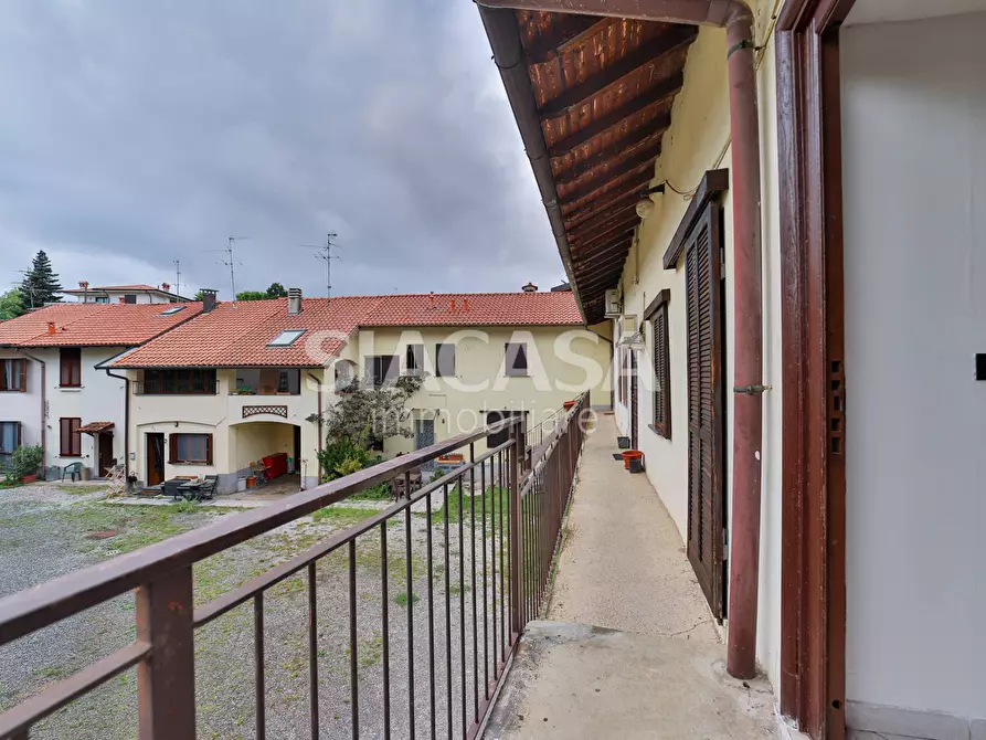 Immagine 13 di Appartamento in vendita  in via Roma a Aicurzio