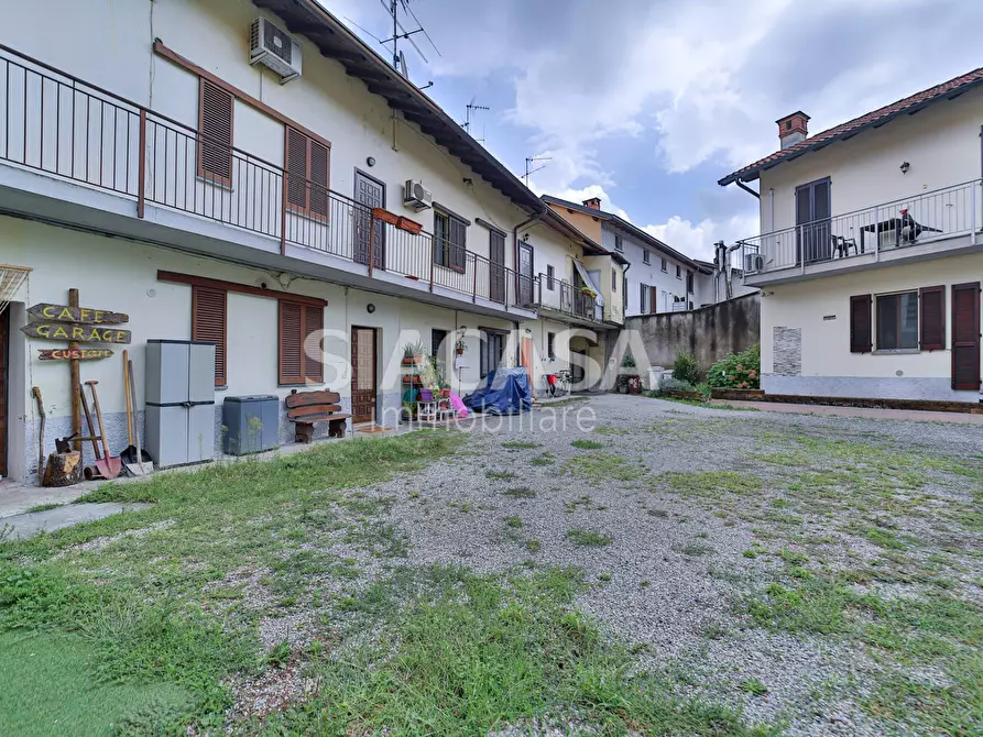 Immagine 14 di Appartamento in vendita  in via Roma a Aicurzio