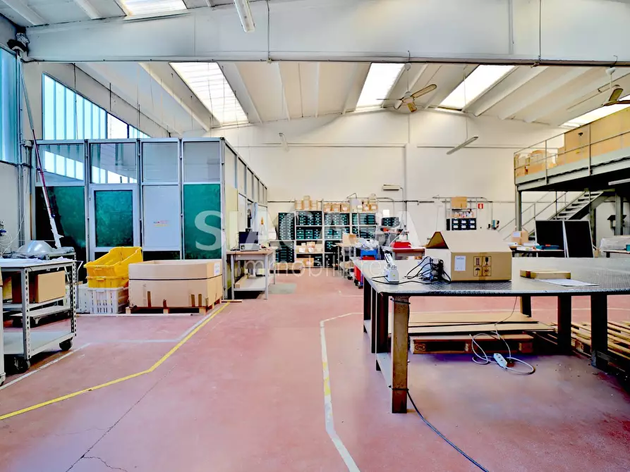 Immagine 9 di Capannone industriale in vendita  a Cassano D'adda