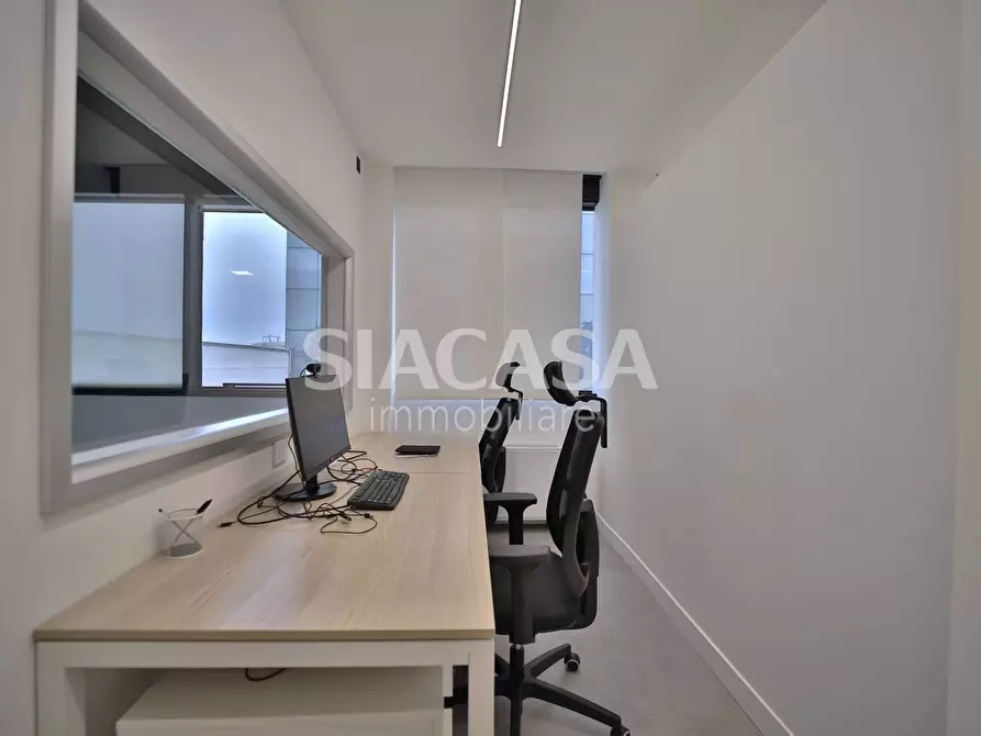 Immagine 3 di Ufficio in vendita  a Cernusco Sul Naviglio