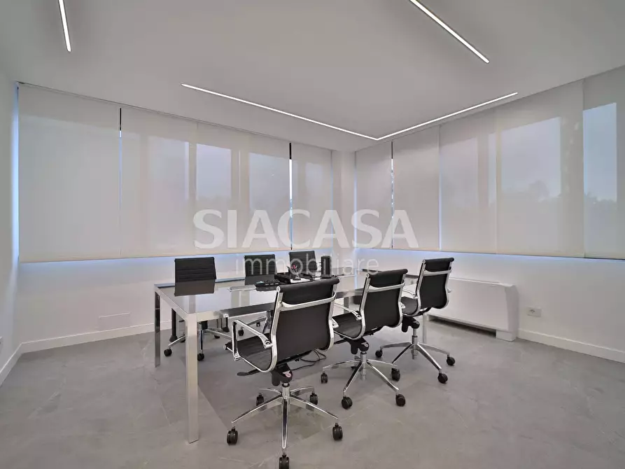 Immagine 5 di Ufficio in vendita  a Cernusco Sul Naviglio