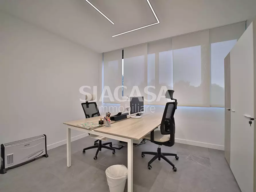 Immagine 6 di Ufficio in vendita  a Cernusco Sul Naviglio