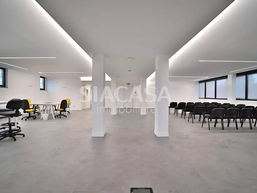 Immagine 2 di Ufficio in vendita  a Cernusco Sul Naviglio