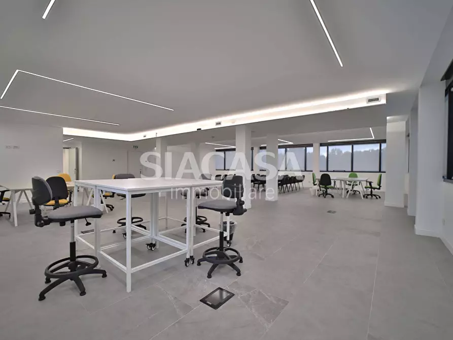 Immagine 3 di Ufficio in vendita  a Cernusco Sul Naviglio