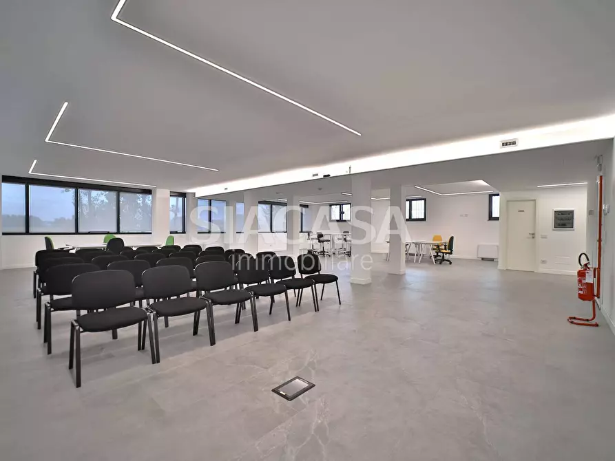 Immagine 6 di Ufficio in vendita  a Cernusco Sul Naviglio