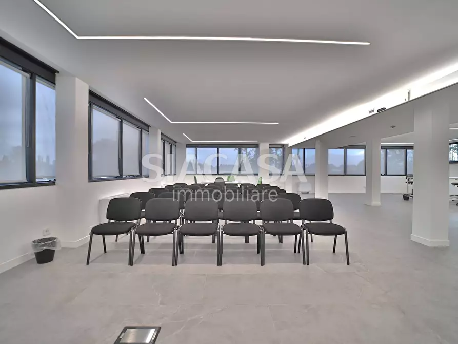 Immagine 7 di Ufficio in vendita  a Cernusco Sul Naviglio