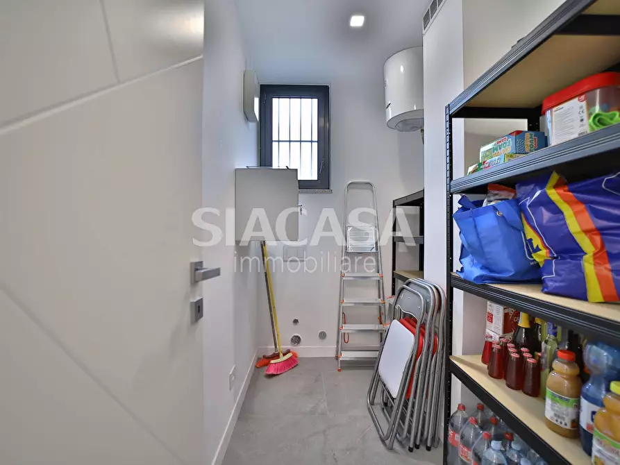 Immagine 10 di Ufficio in vendita  a Cernusco Sul Naviglio