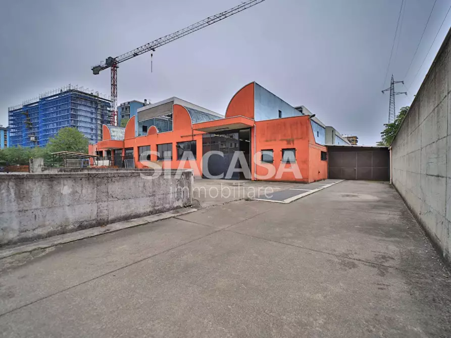 Immagine 22 di Capannone industriale in affitto  a Brugherio