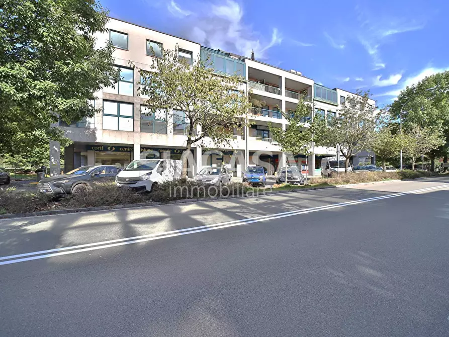 Immagine 6 di Ufficio in vendita  a Merate